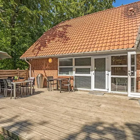Vakantiehuis Front In With Sauna *