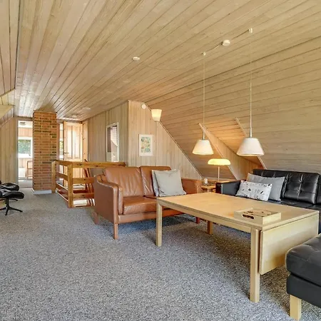 Front In With Sauna *