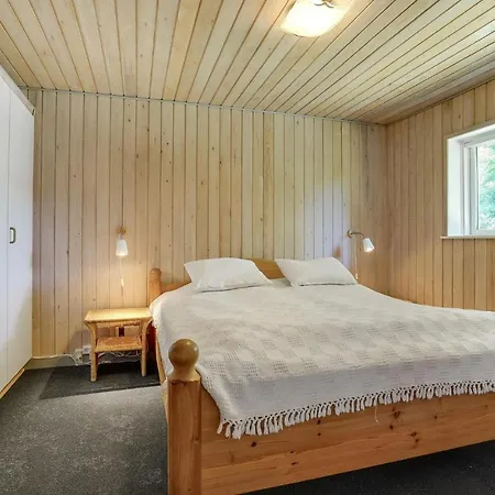 Front In With Sauna